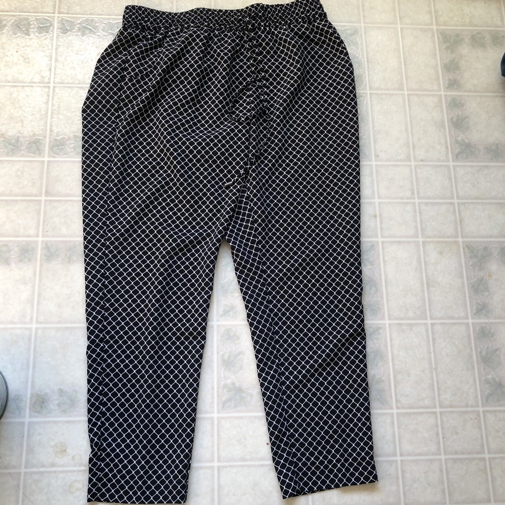 Coldwater Creek Black White Windowpane Casual Pull On Capri Pants Loose
